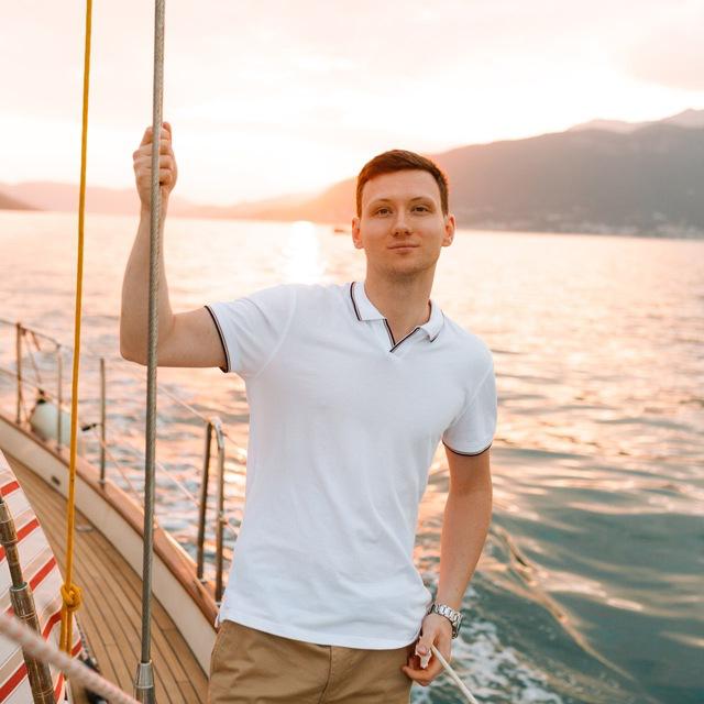 Михаил Тихонов